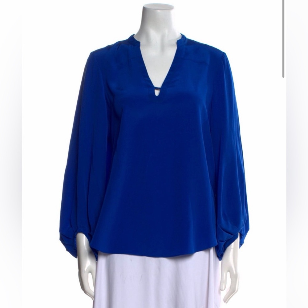 Diane von Furstenberg Blue Silk Blouse size medium